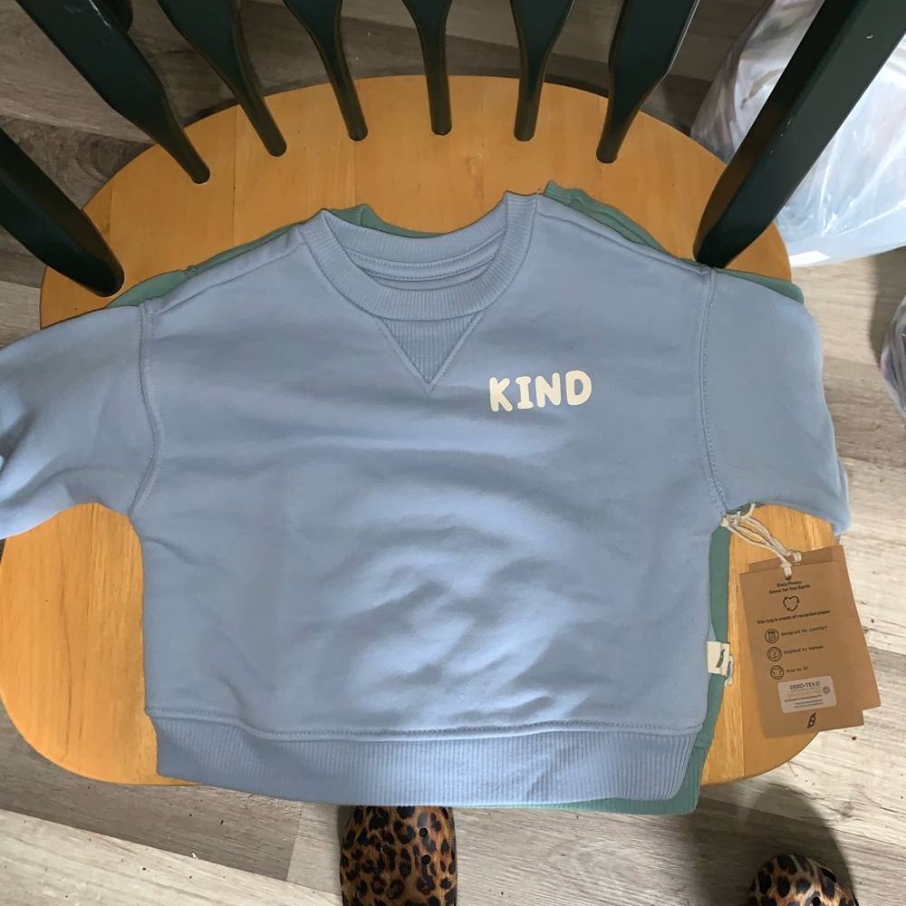 BRAND NEW Toddlers sweaters. 💚💙